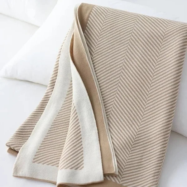 Nordic Air Travel Knit Blanket - Cozy Minimalist Sofa Throw