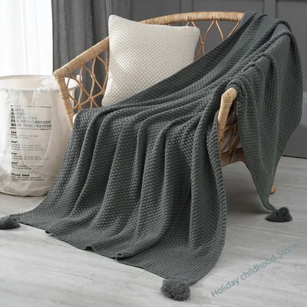 Elegant Knitted Tassel Throw Blanket in Solid Beige & Grey 130 x170 cm