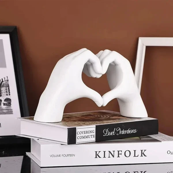 Heart Hand Sculpture Gold Finger Heart Gesture Living Room Statue Home Decoration Bookshelf Women's Unique Gift Couple Ornament