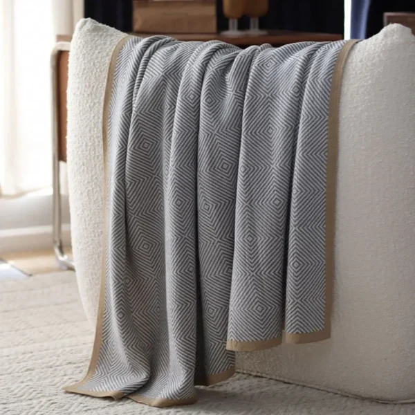 Cozy Nordic Knitted Throw Blanket for Modern Home Elegance