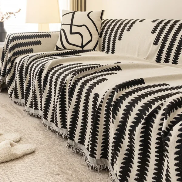 Chic Knitted Nordic Throw Blanket with Tassels for Cozy Comfort