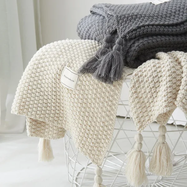 Cozy Nordic Knitted Throw Blanket for Sofa & Leisure Use