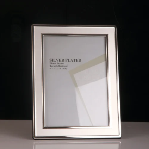 Chic Silver Metal Photo Frame – Elevate Your Memories