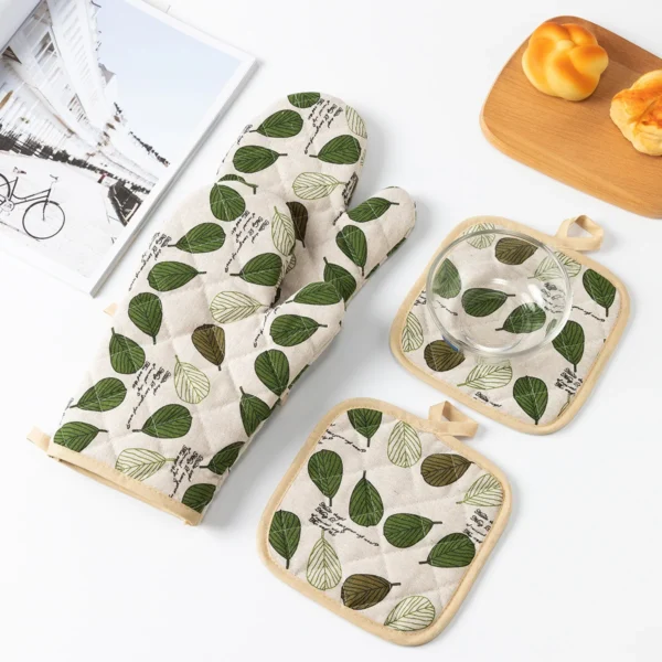 Stylish 4-Piece Cotton & Linen Oven Mitt Set for Safe Cooking