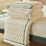 Luxurious Coral Velvet Autumn Blanket - Soft, Fluffy Comfort - Image 2