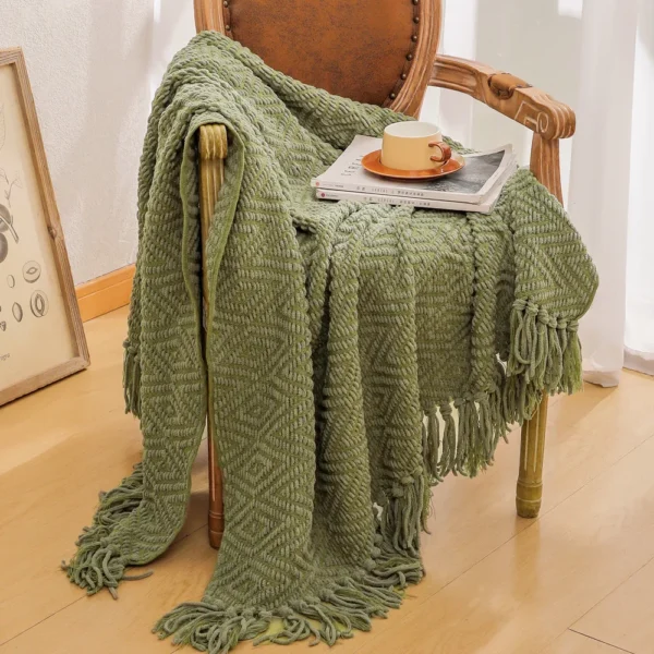 Cozy Chunky Knit Nordic Blanket with Tassels - 130 x170 cm
