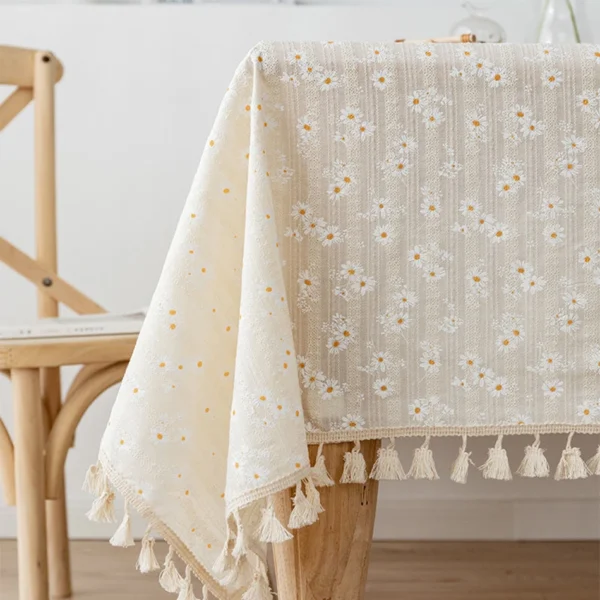Charming Daisy Cotton Tablecloth for Kitchen & Wedding Decor