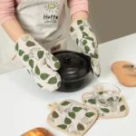 Stylish 4-Piece Cotton & Linen Oven Mitt Set for Safe Cooking - Image 4