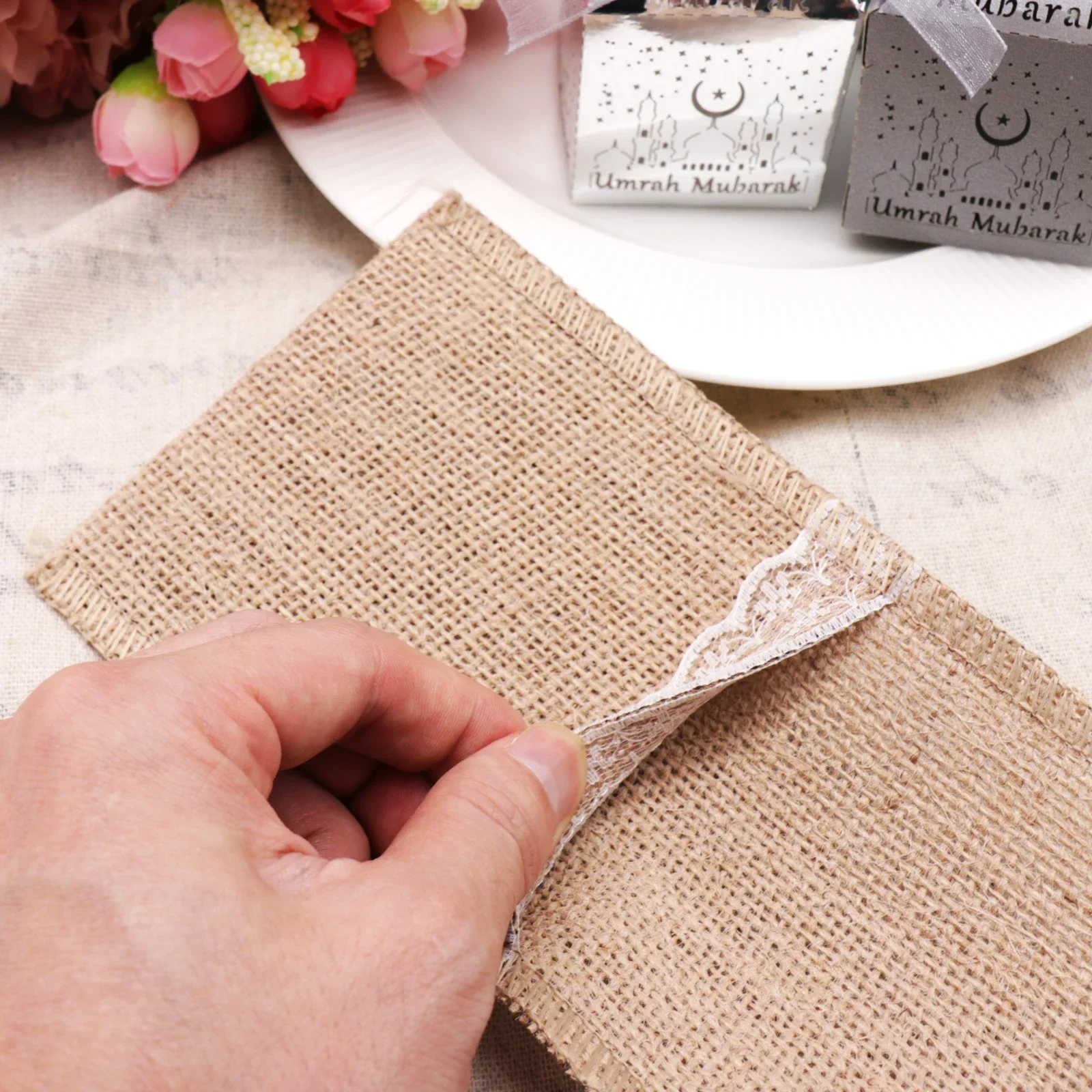 Natural Burlap Tableware Utensil Holders Lace Silverware Holder Bag Wedding Decor Knife Forks Cutlery Pouch Bag Party Supplies 20 kf S2ff7ee884137440b937c70cb55ec1d787