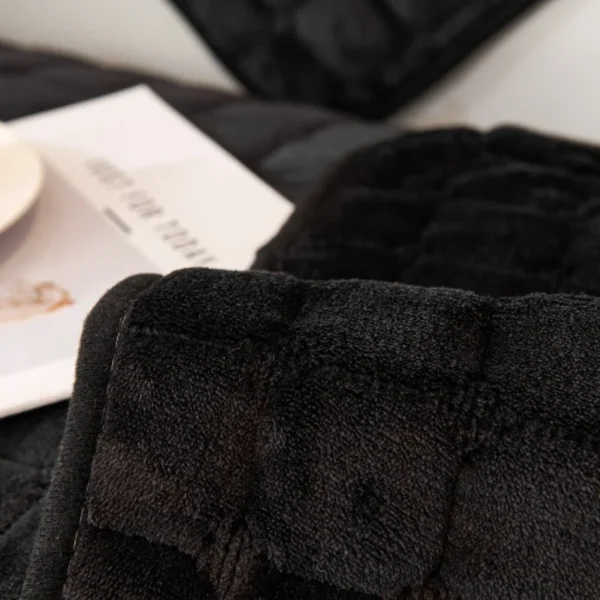 Luxurious Velvet Non-Slip Flannel Sofa Cover for Comfort