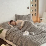 Luxurious Milk Velvet Fleece Blanket for Cozy Winter Snuggles - Image 2