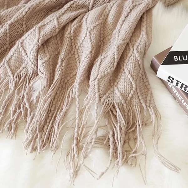 Chic Oversized Nordic Knitted Throw with Tassels in Khaki & Cream