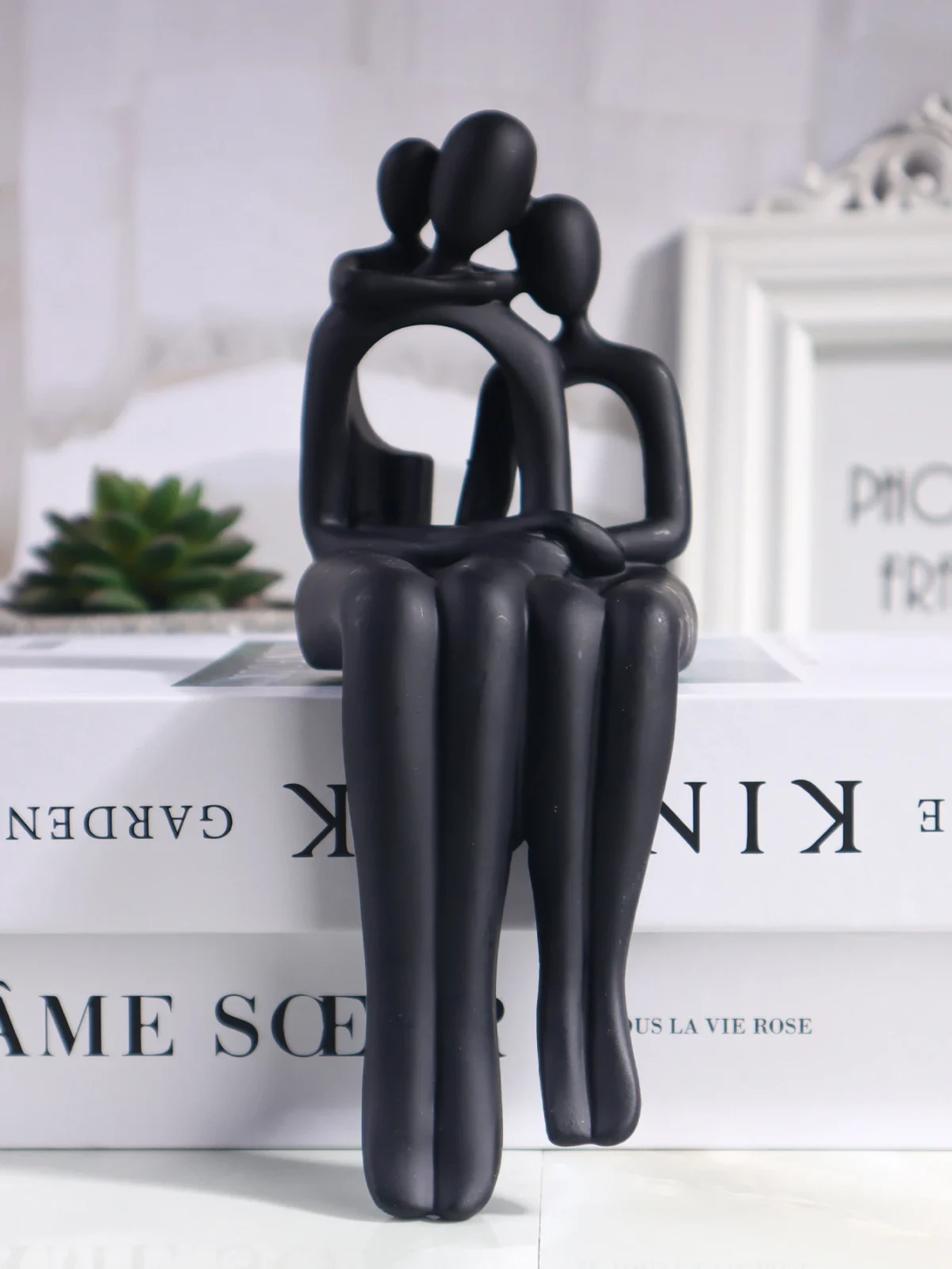 Minimalist Style Abstract Figure Sculpture, Resin Abstract Statues, Home Decor Art Pieces for Bedroom, Living Room and Bookshelf - Image 1