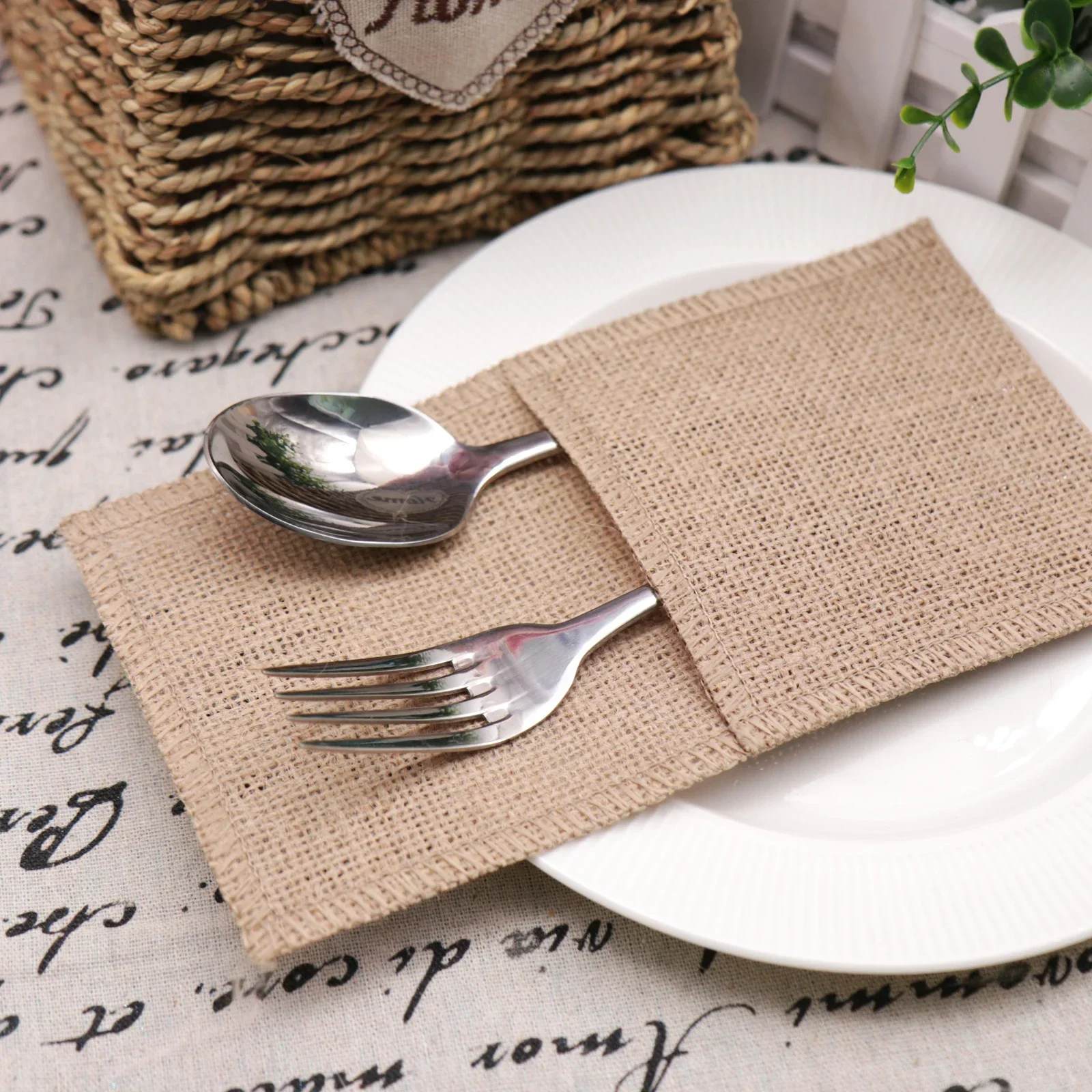 Natural Burlap Tableware Utensil Holders Lace Silverware Holder Bag Wedding Decor Knife Forks Cutlery Pouch Bag Party Supplies 14 kf S5a8bd2ea96444cc6987043c5b2dc2385C