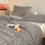 Luxurious Milk Velvet Fleece Blanket for Cozy Winter Snuggles - Image 5