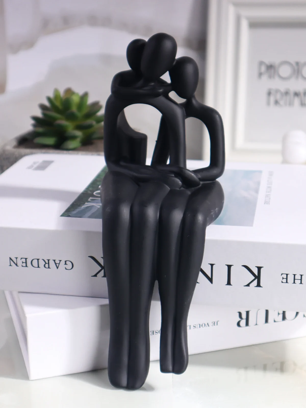 Minimalist Style Abstract Figure Sculpture, Resin Abstract Statues, Home Decor Art Pieces for Bedroom, Living Room and Bookshelf - Image 5
