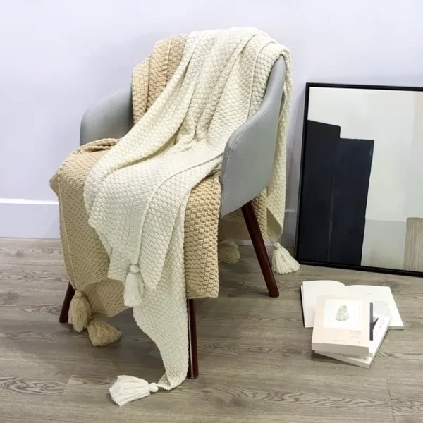 Cozy Knit Throw Blanket with Tassels - Modern Soft Comfort