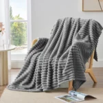 Luxurious 3 D Jacquard Fleece Blanket for Cozy Comfort - Image 2