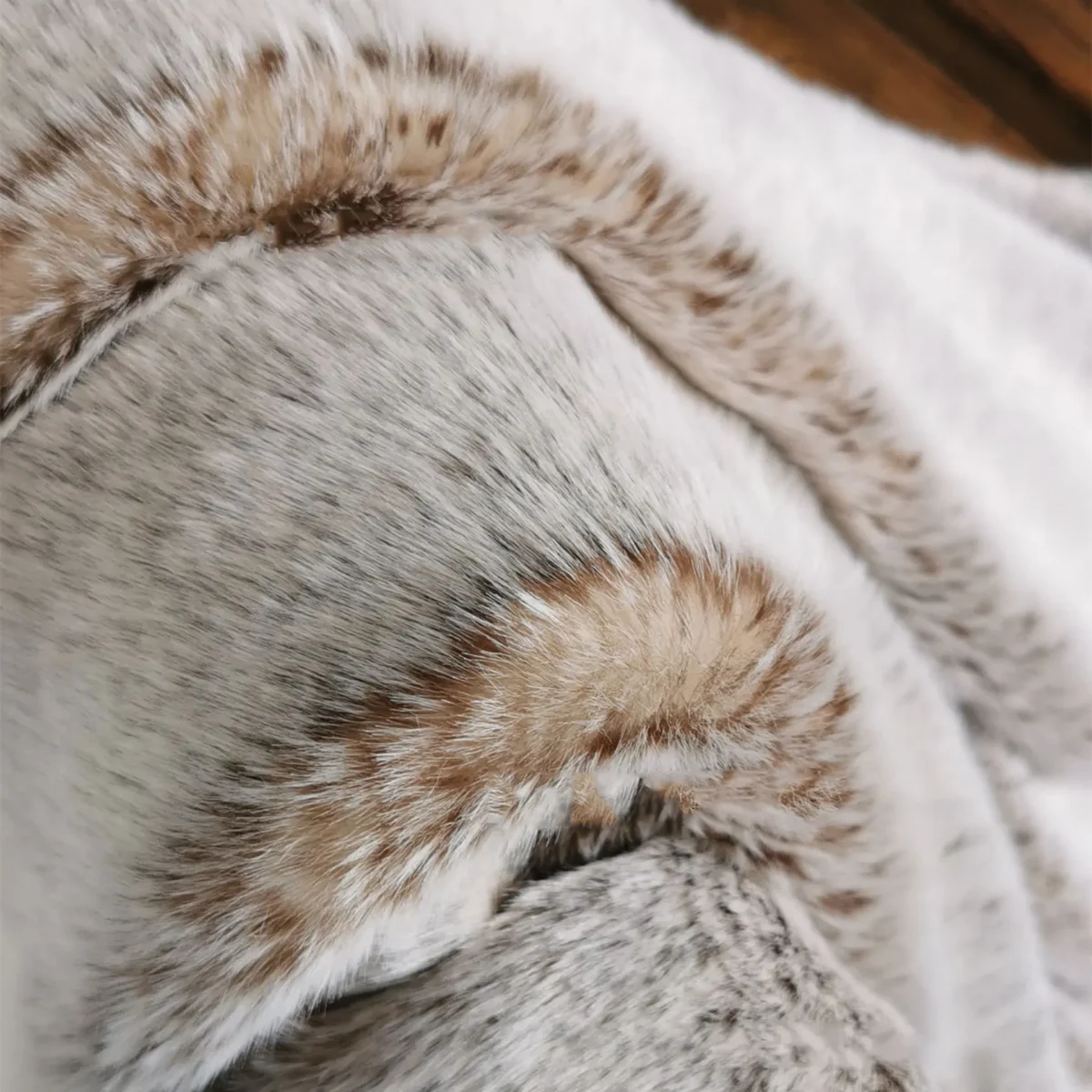 Faux Wool Blanket Thickened Double Layer Faux Fur Long Hair Warm Lining Plush Pv Fleece Blanket - Image 3