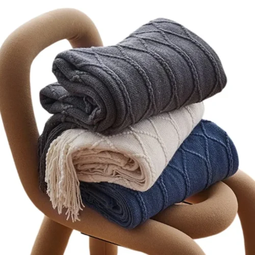 Cozy Knitted Throw Blanket with Tassels - Soft & Stylish Home Essential