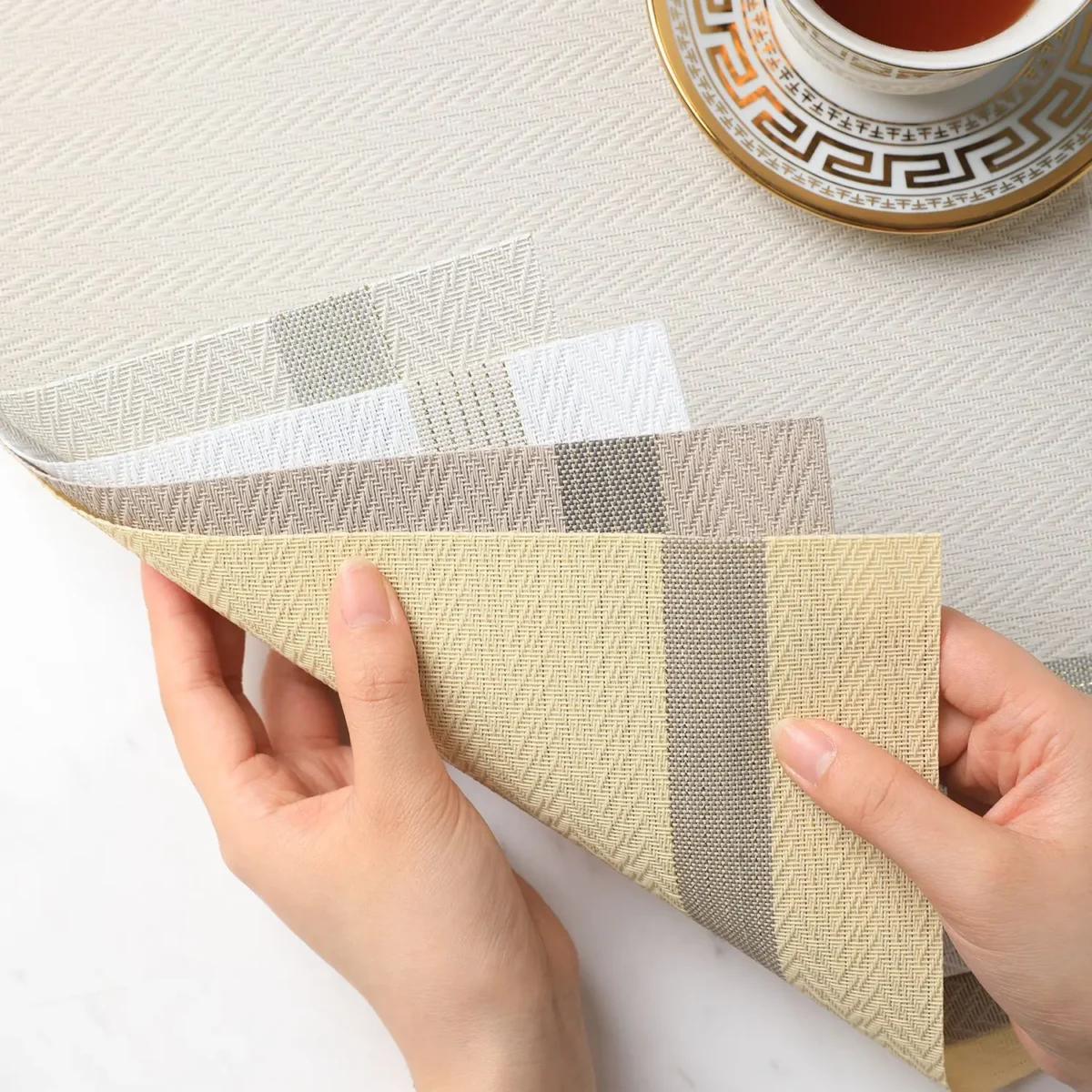 Placemats Set of 4/6 Heat Resistant Stain Resistant Non-Slip Woven Vinyl Insulation Placemats, Washable Durable Table Mats - Image 4