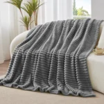Luxurious 3 D Jacquard Fleece Blanket for Cozy Comfort - Image 5