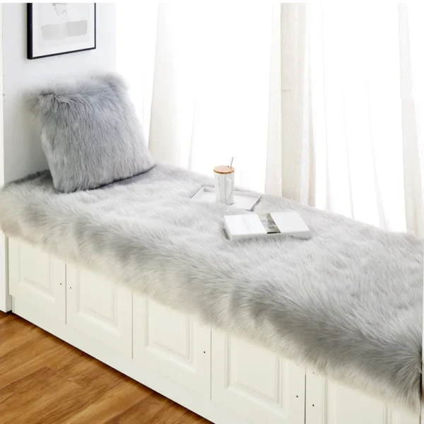 Luxury Imitation Fur Cushion Plush Sofa Carpet Faux Fur Sheepskin Rug Balcony Bay Window Mat Kid's Bedroom Fluffy Blanket White