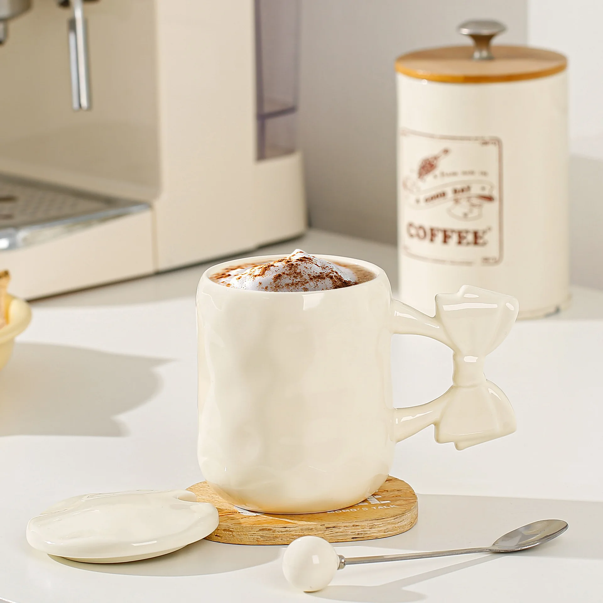 Kf-S1Dfd186Cda184637929Ba79F454592F1F Elegant Bow Handle Mug With Lid &Amp;Amp; Spoon - 450 Ml Charm - Image 1