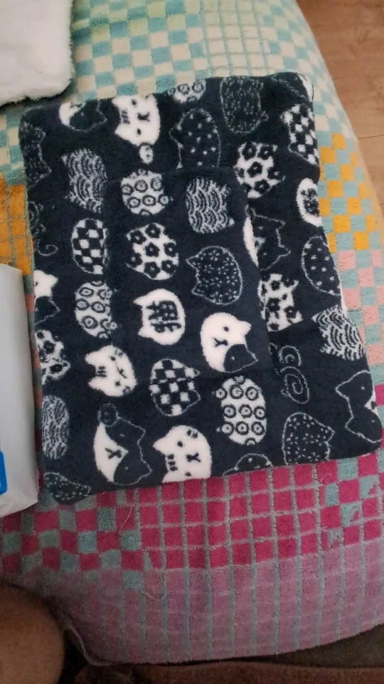 Cozy Plush Cat & Small Dog Bed Mat - Breathable & Soft photo review