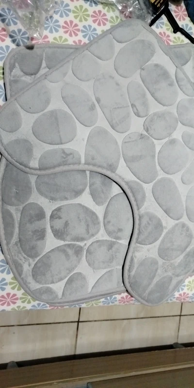 Luxurious 3-Piece Cobblestone Bath Mat Set - Non-Slip & Absorbent photo review
