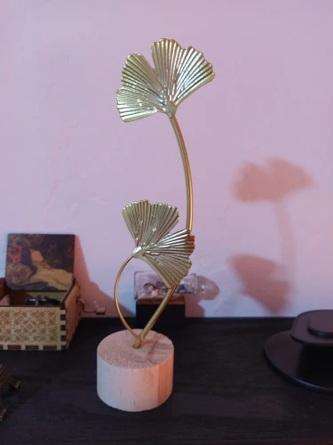 Elegant Nordic Gold Ginkgo Leaf Sculpture for Chic Decor photo review