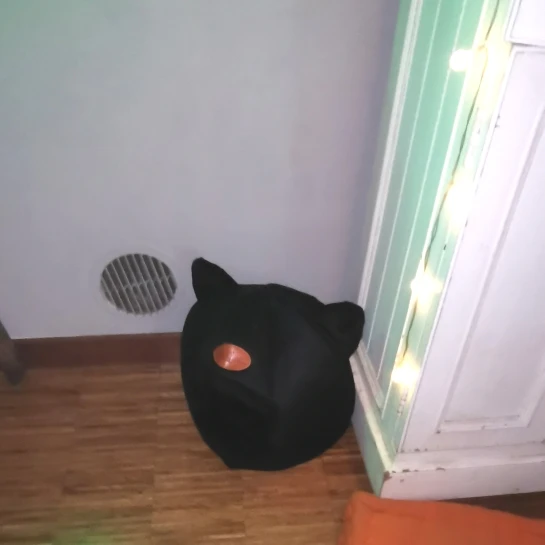 Cozy Cotton Cat Cave: Ultimate Winter Pet Bed Retreat photo review