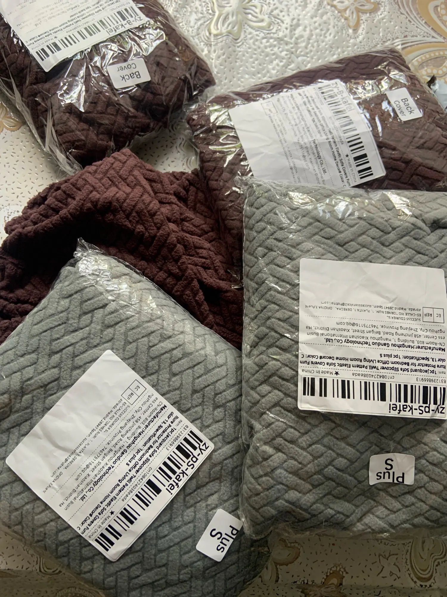 Elegant Jacquard Sofa Cover - Soft, Stretchy Protection for All Sofas photo review