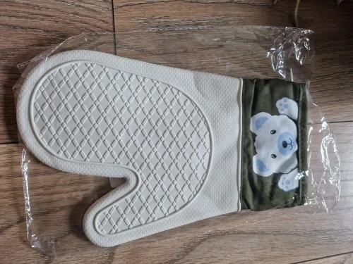 Silicone Heat-Resistant Gloves for Safe Baking & Cooking photo review