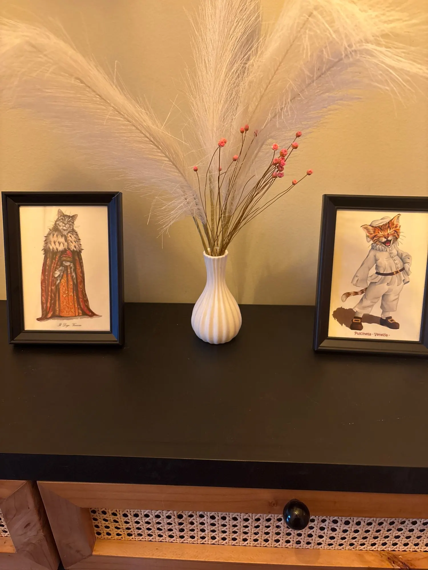 Elegant White Ceramic Vases for Minimalist Home Decor photo review