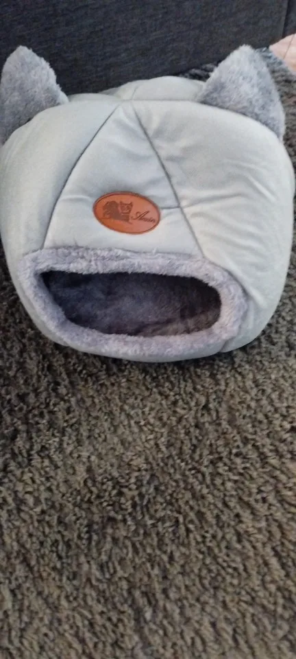 Cozy Cotton Cat Cave: Ultimate Winter Pet Bed Retreat photo review
