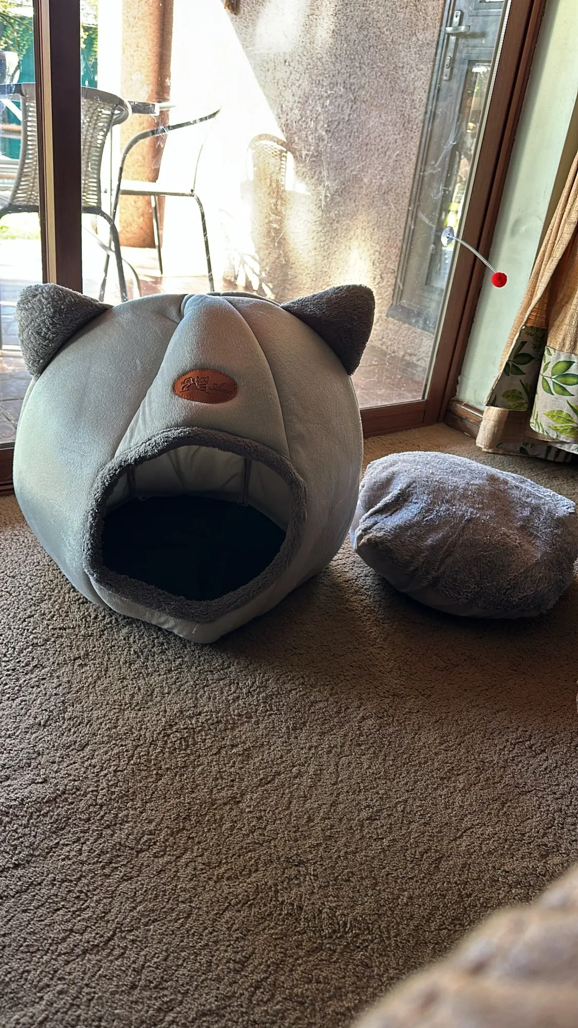 Cozy Cotton Cat Cave: Ultimate Winter Pet Bed Retreat photo review