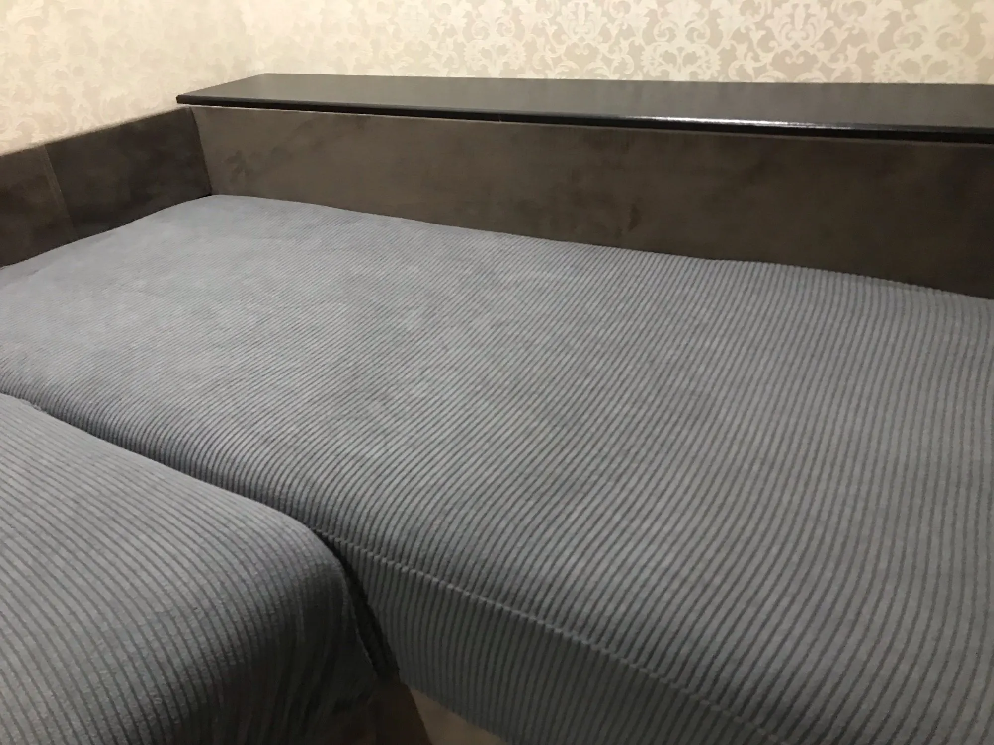 Elegant Jacquard Sofa Seat Cover - Easy-Clean Stripe Design photo review