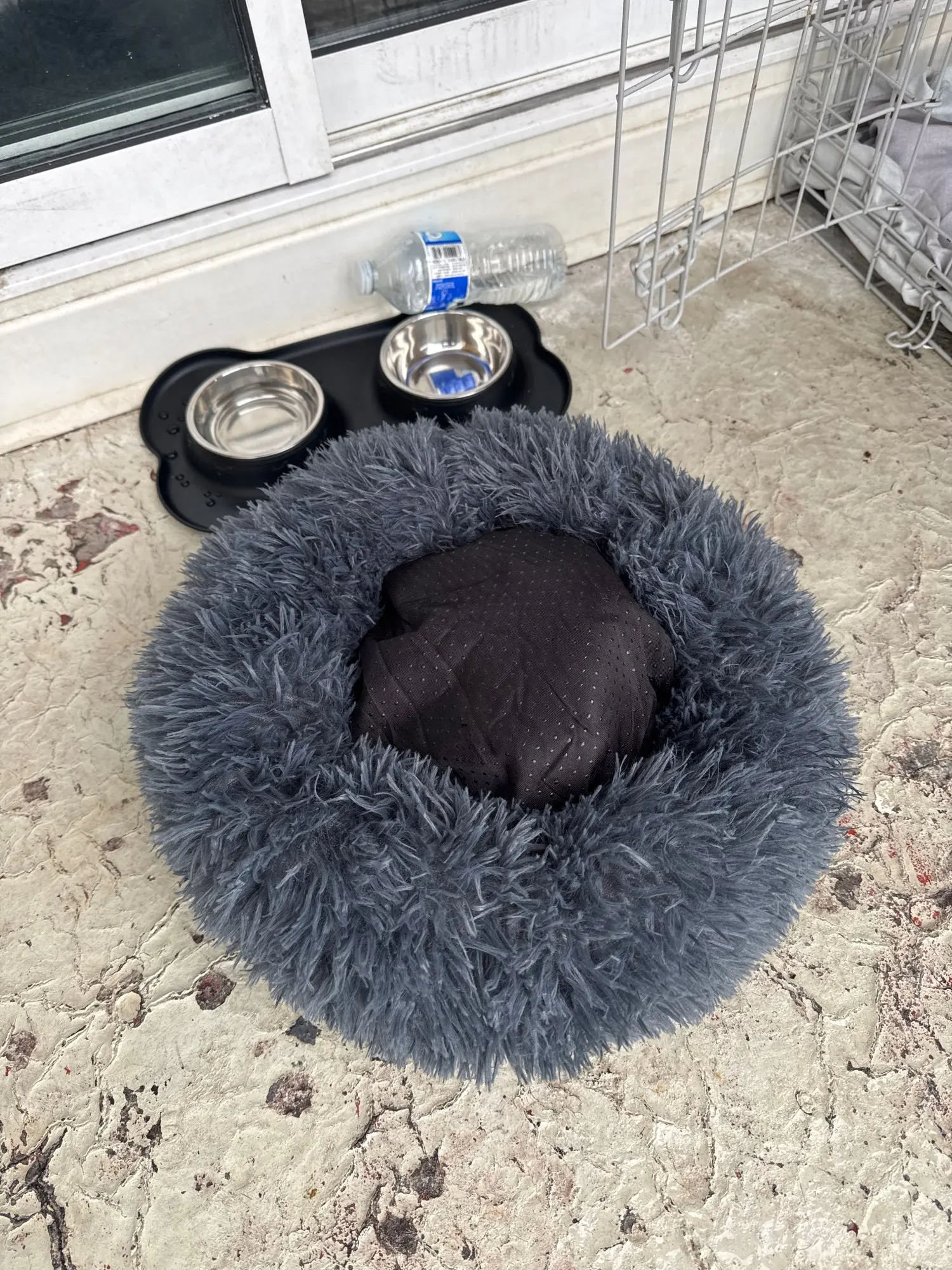 Cozy Round Pet Bed in Stylish Gradient for Large Dogs photo review