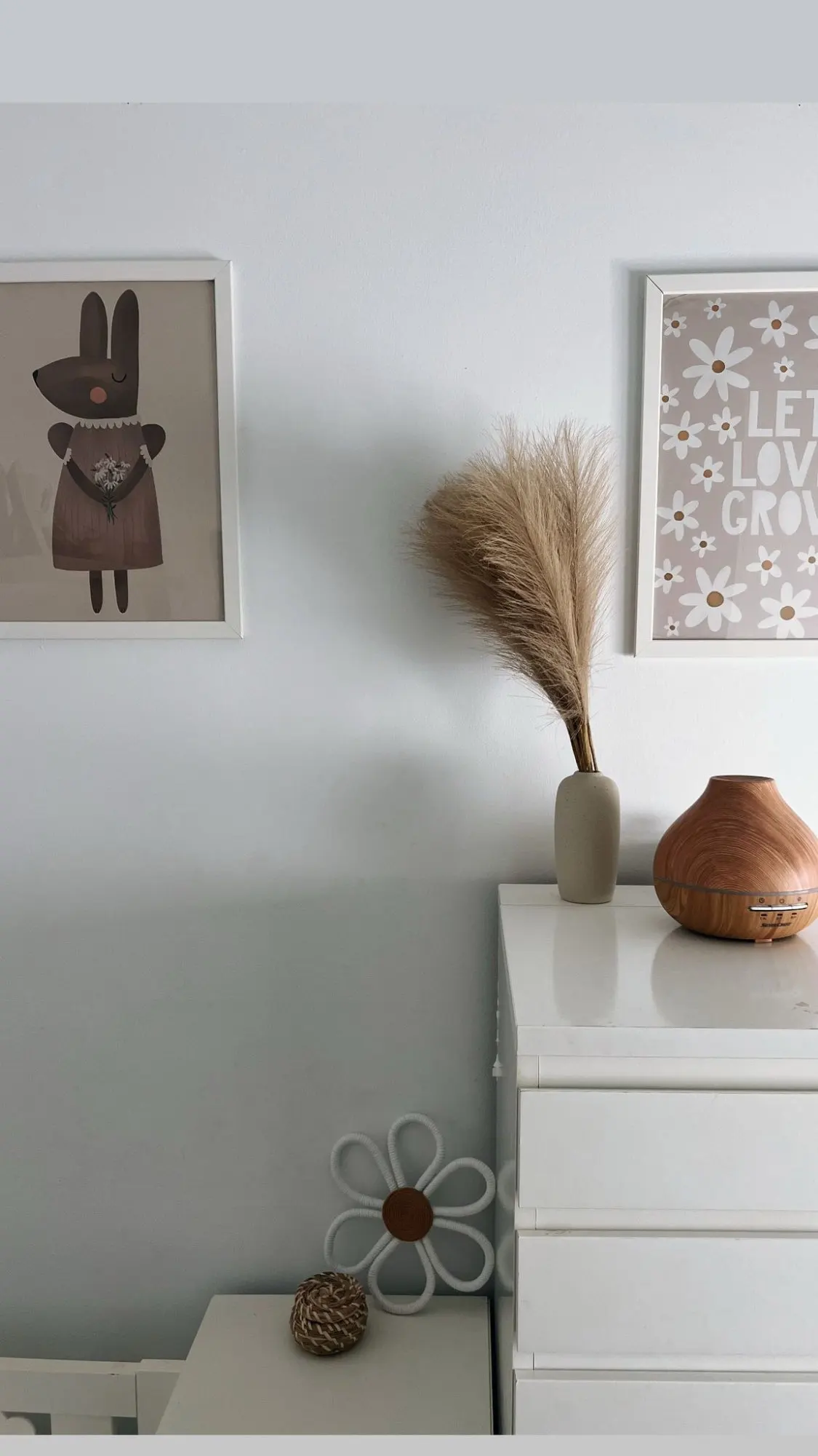 Nordic Minimalist Ceramic Vase for Elegant Home Decor photo review