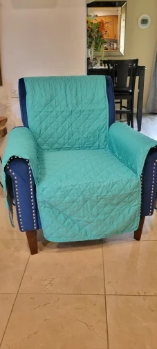 Quilted Anti-Slip Recliner Chair Cover for Stylish Protection photo review
