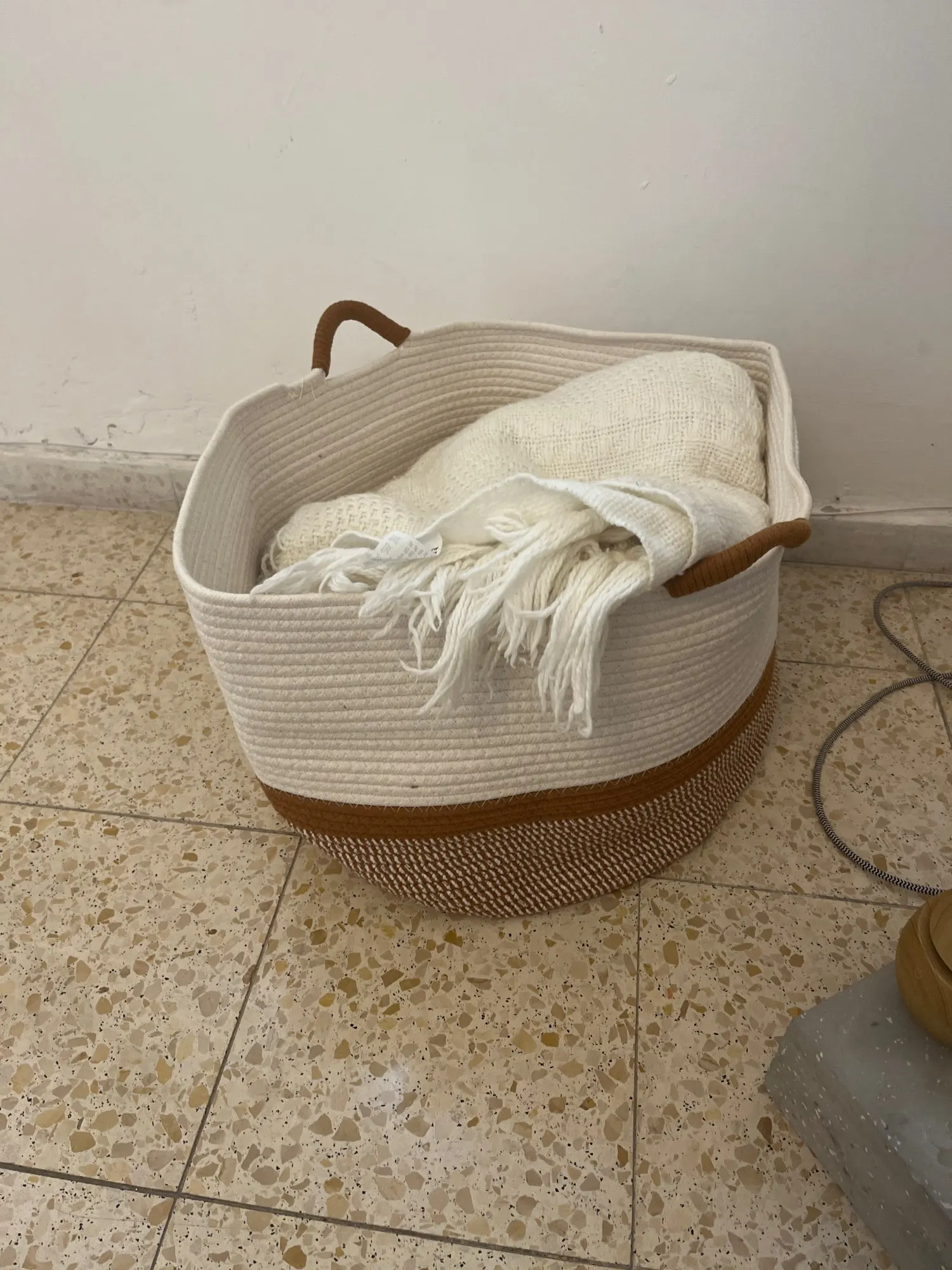 King-size woven storage basket Living room cotton rope blanket basket Household wicker laundry basket Storage basket photo review