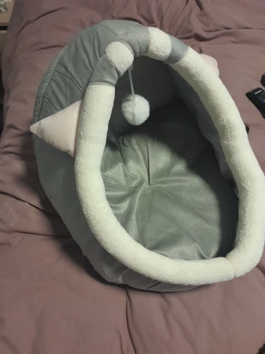 Cozy Cartoon Cat Bed: Removable, Washable, & Foldable Delight photo review