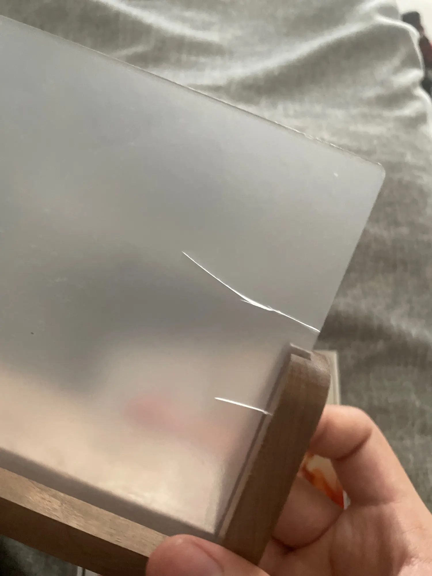 Stylish U-Shape Acrylic Photo Frame for Cherished Memories photo review