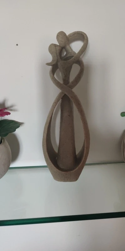 Nordic Style Creative Home Decor: Embracing Couple Sculpture for Office, Bookshelf, Living Room, Bedroom, Tabletop Decoration photo review