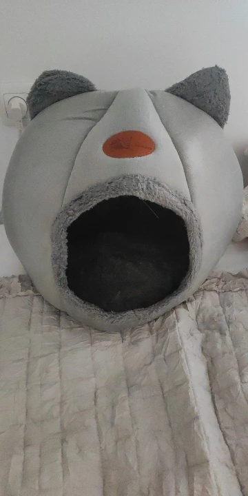 Cozy Cotton Cat Cave: Ultimate Winter Pet Bed Retreat photo review