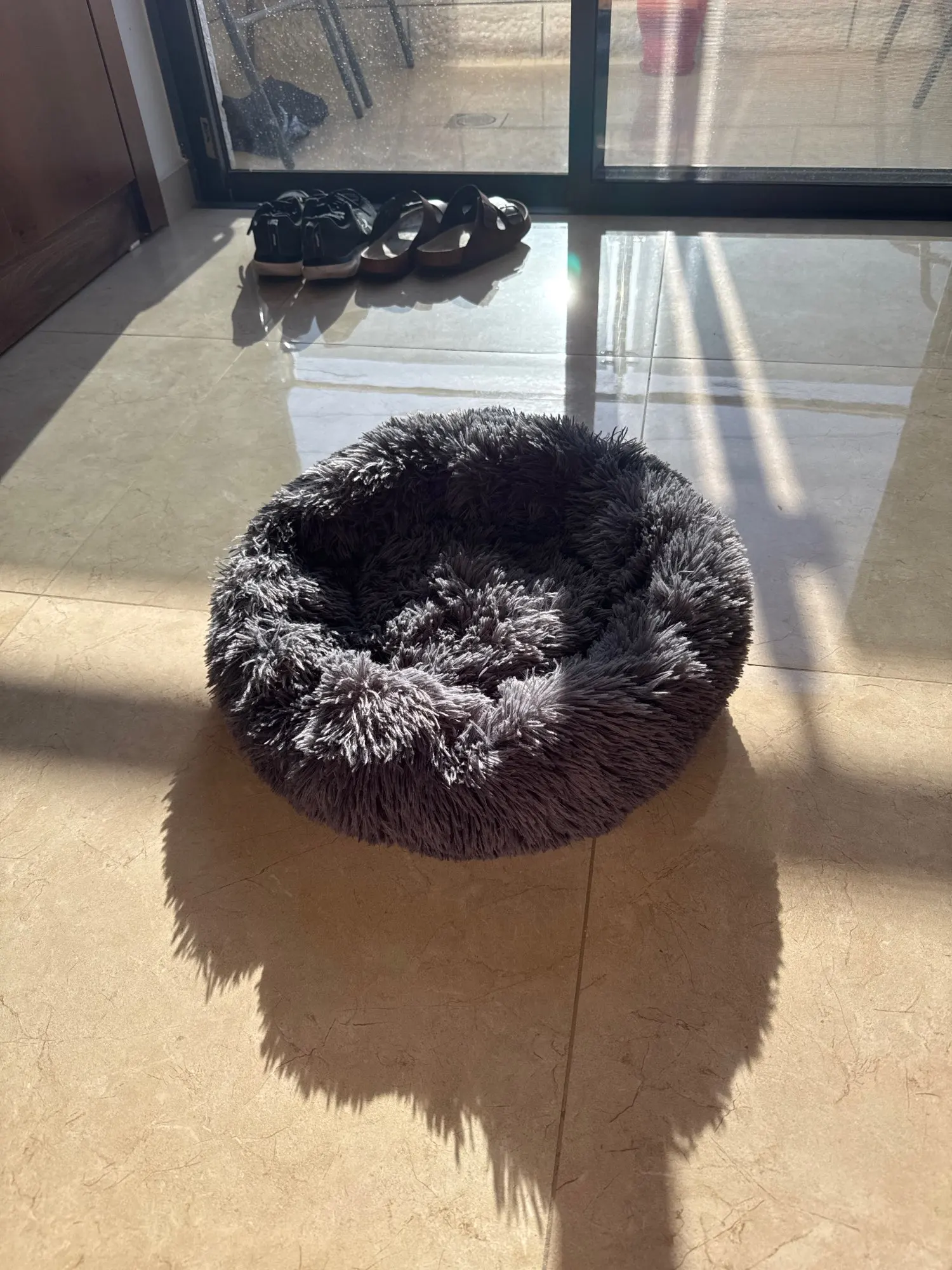 Plush Donut Cat Bed: Cozy, Washable Comfort for Pets photo review