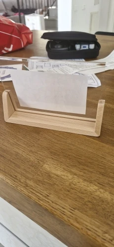 Stylish U-Shape Acrylic Photo Frame for Cherished Memories photo review