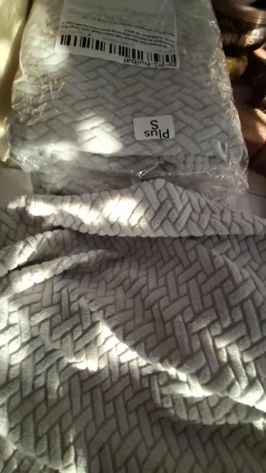 Elegant Jacquard Sofa Cover - Soft, Stretchy Protection for All Sofas photo review