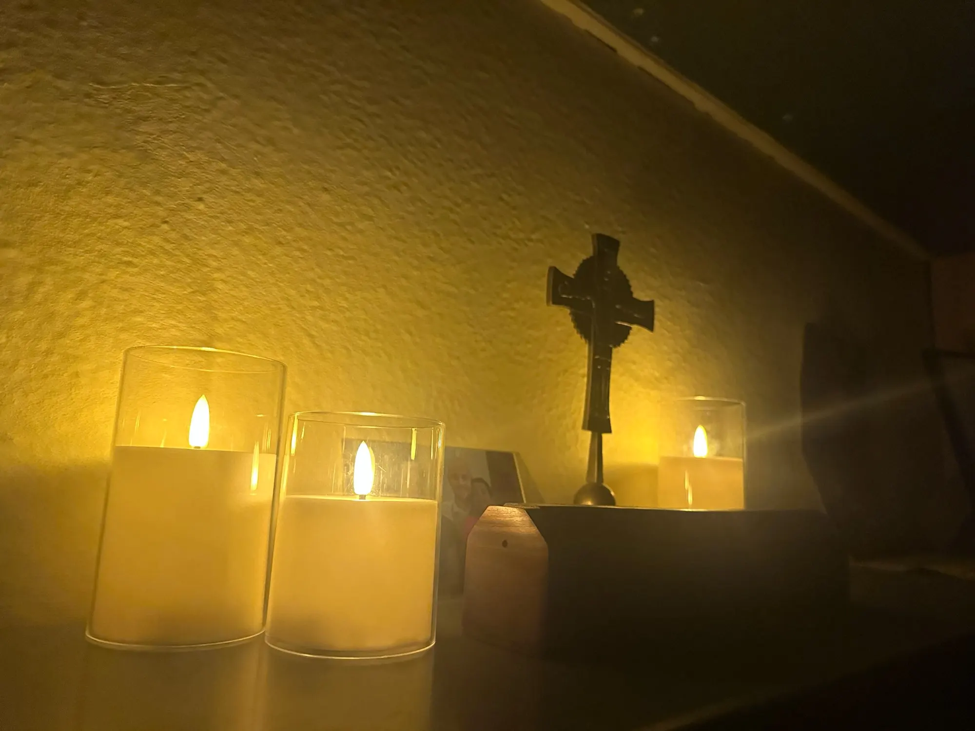 Flameless Remote-Control LED Candle Set for Cozy Events photo review